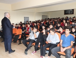 Siber Vatan 0’dan 1’e Farkındalık Konferansları Düzenlendi görseli